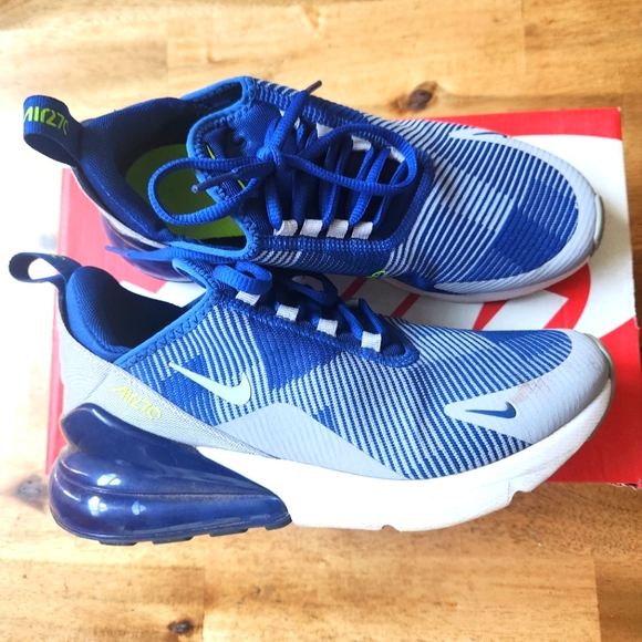 Nike Shoes - Nike Air Max 270